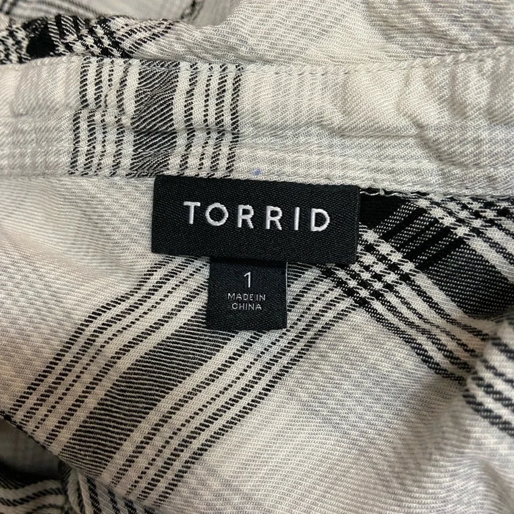 TORRID • Women’s White Plaid Twill Shirt Button Down Size 1X - Picture 4 of 8